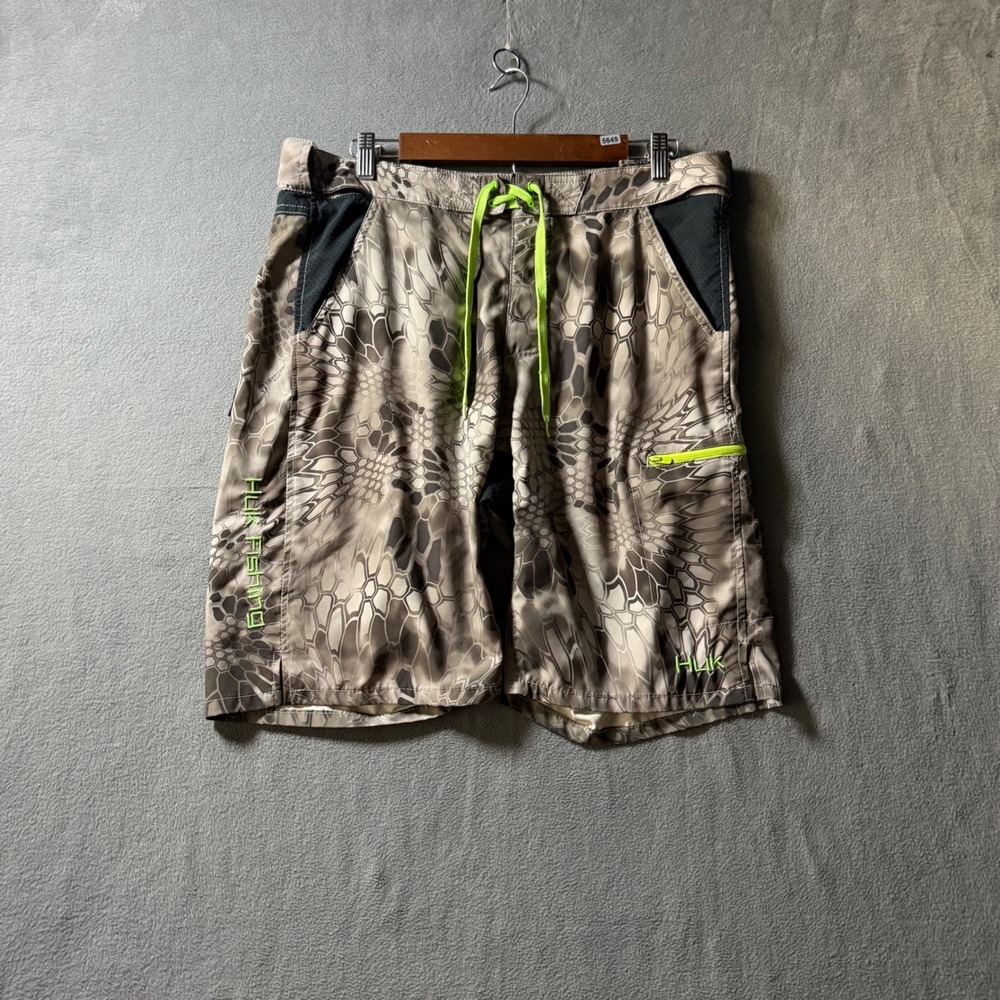 Huk Fishing Mens Kryptek Camo Board Shorts Brown Neon Green Size 36-38